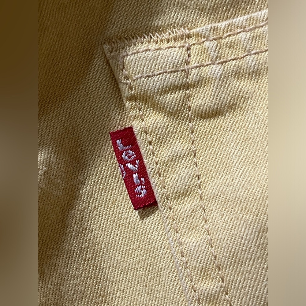 Levi's 501 5 pockets Pale Yellow Denim Jeans with Red Logo Tab MENS Size 32/32 - Picture 5 of 9